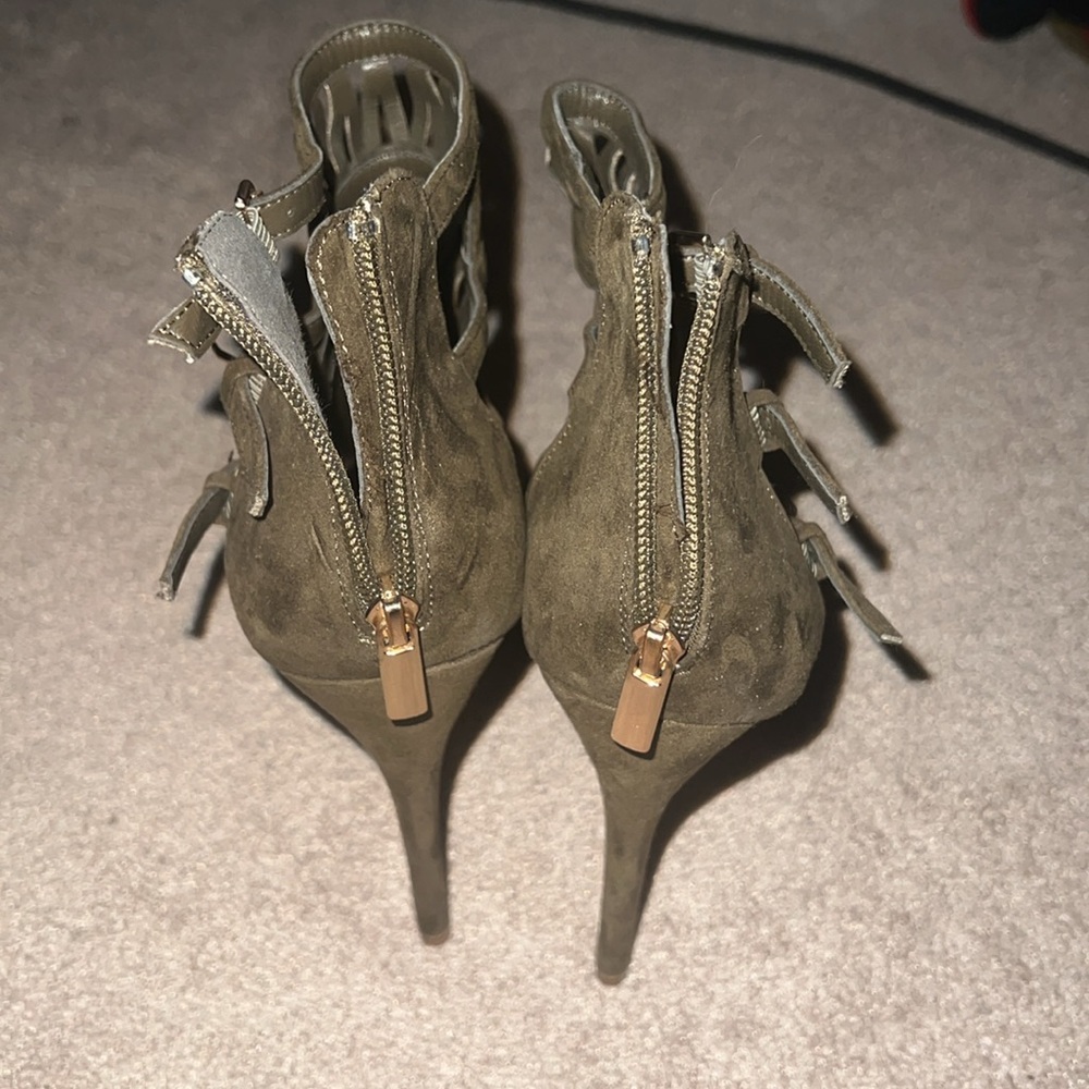 High heels - Picture 4 of 4